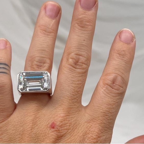 Vintage sterling silver cubic zirconia quartz statement ring - Picture 9 of 10